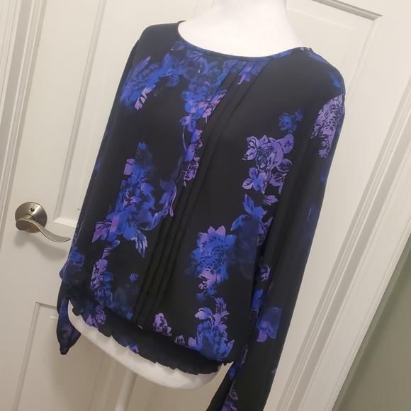 Counterparts Floral Print Blouse Smocked Hemline Size Large - Picture 5 of 10